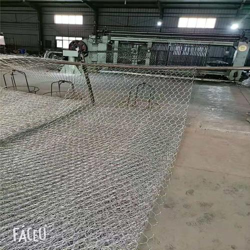 防洪高(gao)鋅雷諾護墊的(de)規格尺寸